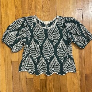 Solitaire Leaf Patterned Green and White Women's Top Size L